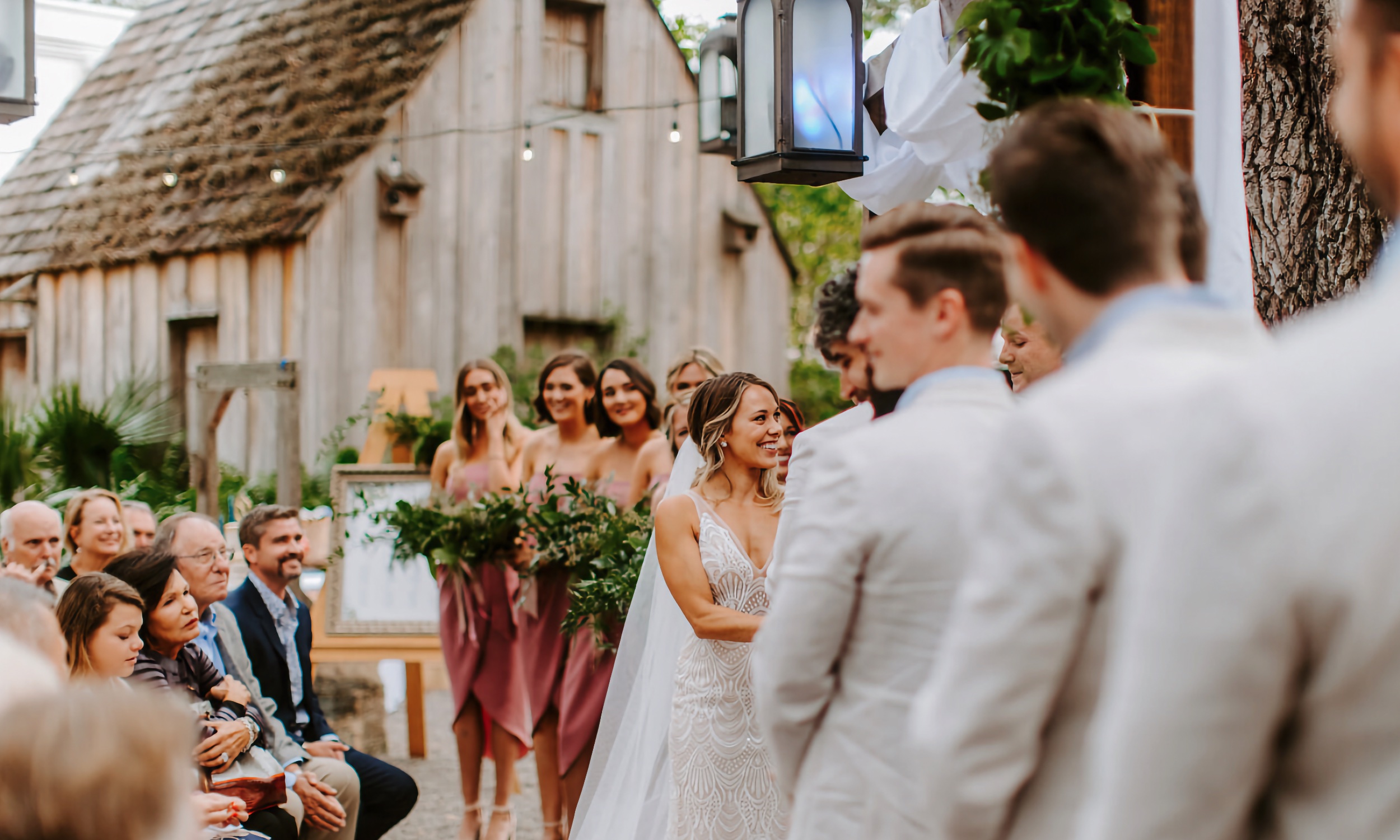 A daytime wedding taking place at the Colonial Oak