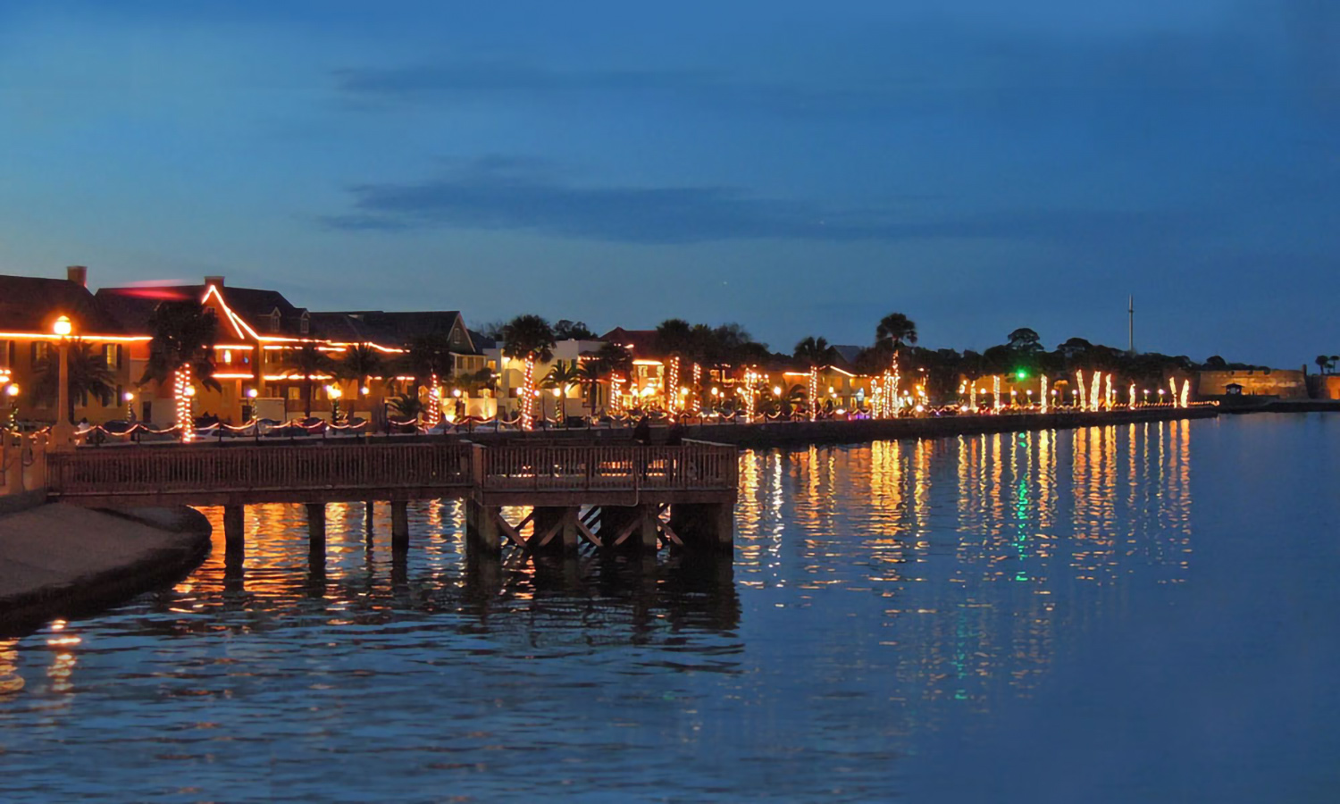 Learn tips for capturing St. Augustine's award-winning Nights of Lights during Guy Harvey Resort's photo academy.
