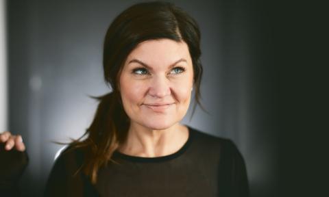 Fan favorite Heather Land will bring her popular 'smart-alecky' comedy to the Ponte Vedra Concert Hall in May 2022. 