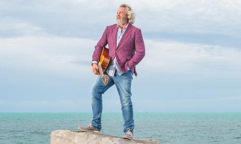 Americana pioneer Robert Earl Keen brings his signature Texas sound and enthusiastic fan following to the Ponte Vedra Concert Hall.