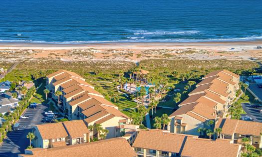 A view of the property at 850 A1A, showing their proximity to the beach