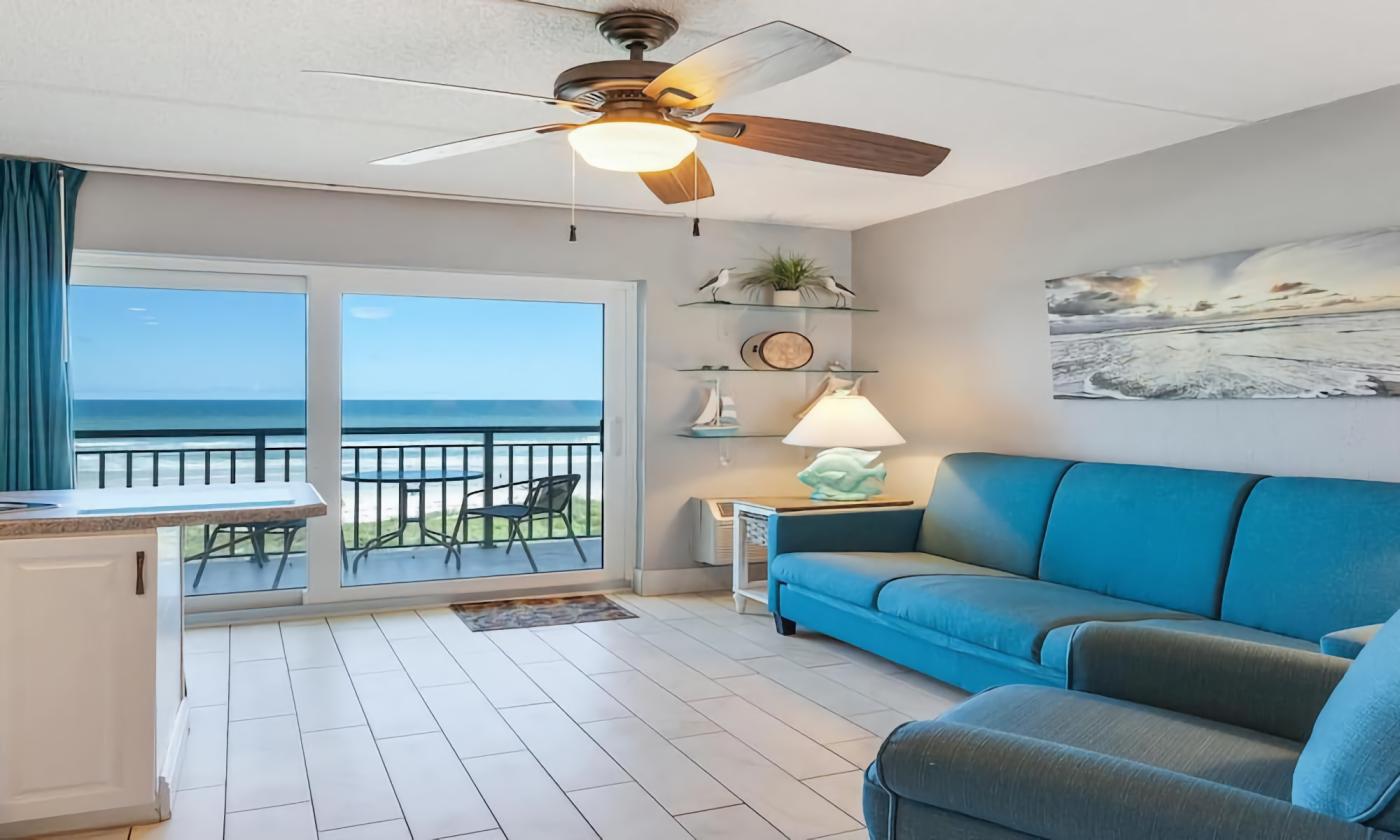 Beacher's Lodge Interior looking towards the ocean