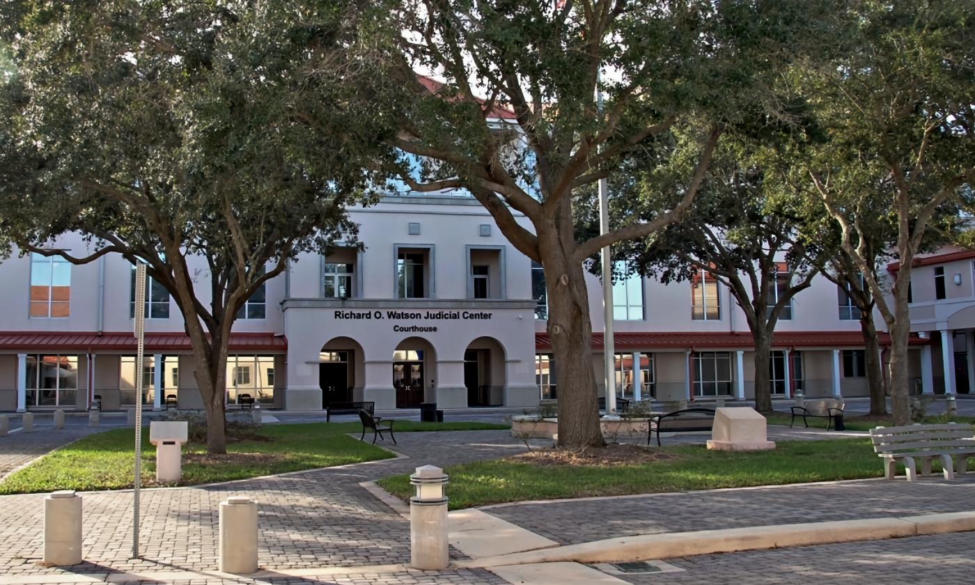An exterior photo of the St. Johns County Courthouse in Florida