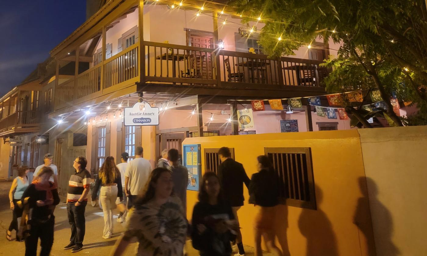 The exterior of Pierre's Pub at night in St. Augustine