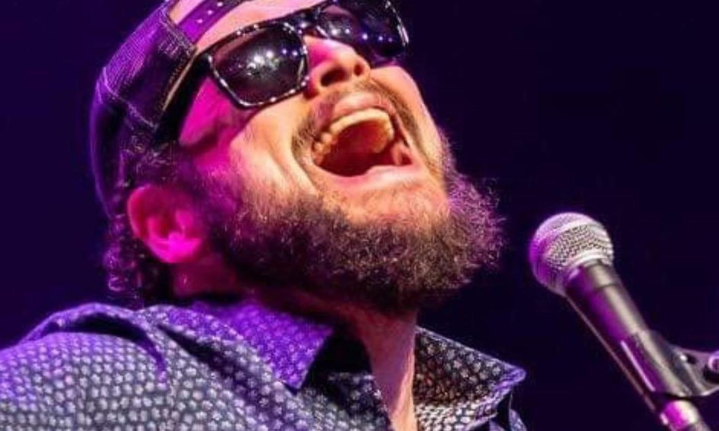 Victor Wainwright sings the blues.