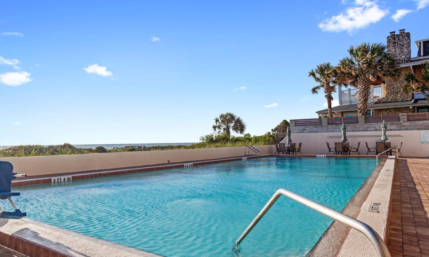 The pool at Beacher's Lodge as seen on a sunny day