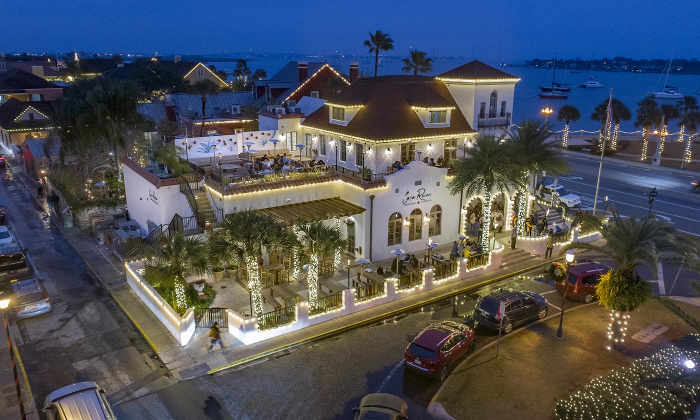 Casa Reina - Nights of Lights Exterior