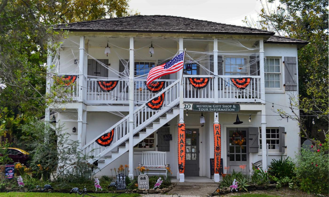 Ximenez-Fatio House Museum decorated for Halloween