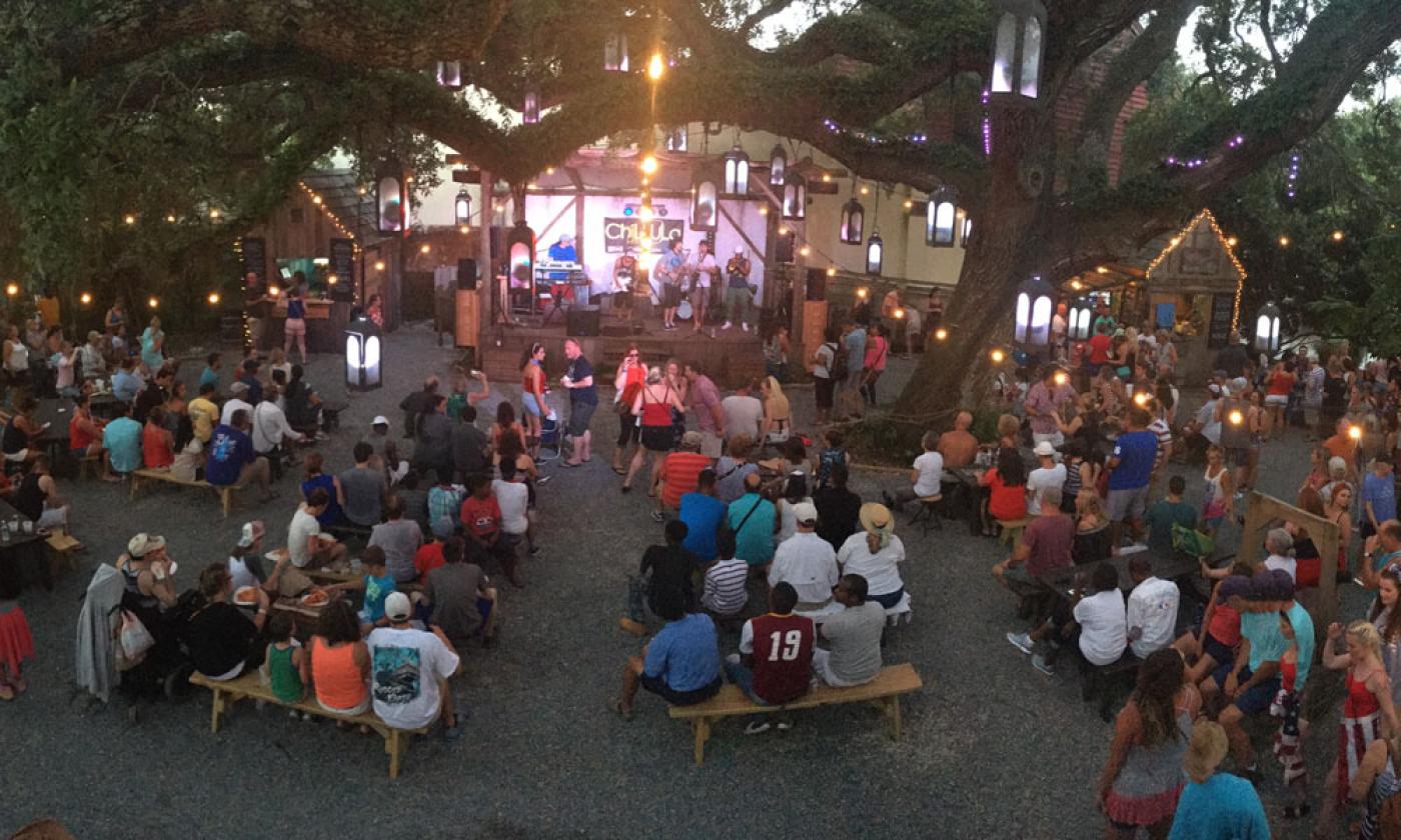 The Colonial Oak Music Park at night.