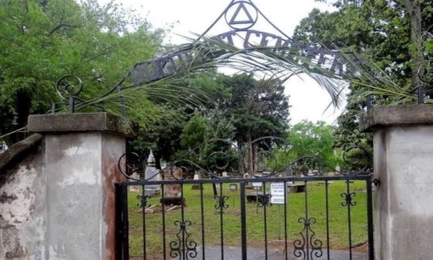 History lovers and the generally curious will enjoy this tour of St. Augustine's first burial ground dedicated to Protestants.