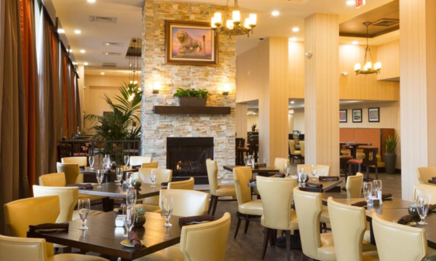 The Oak Room Restaurant features upscale American cuisine for breakfast, lunch and dinner. 