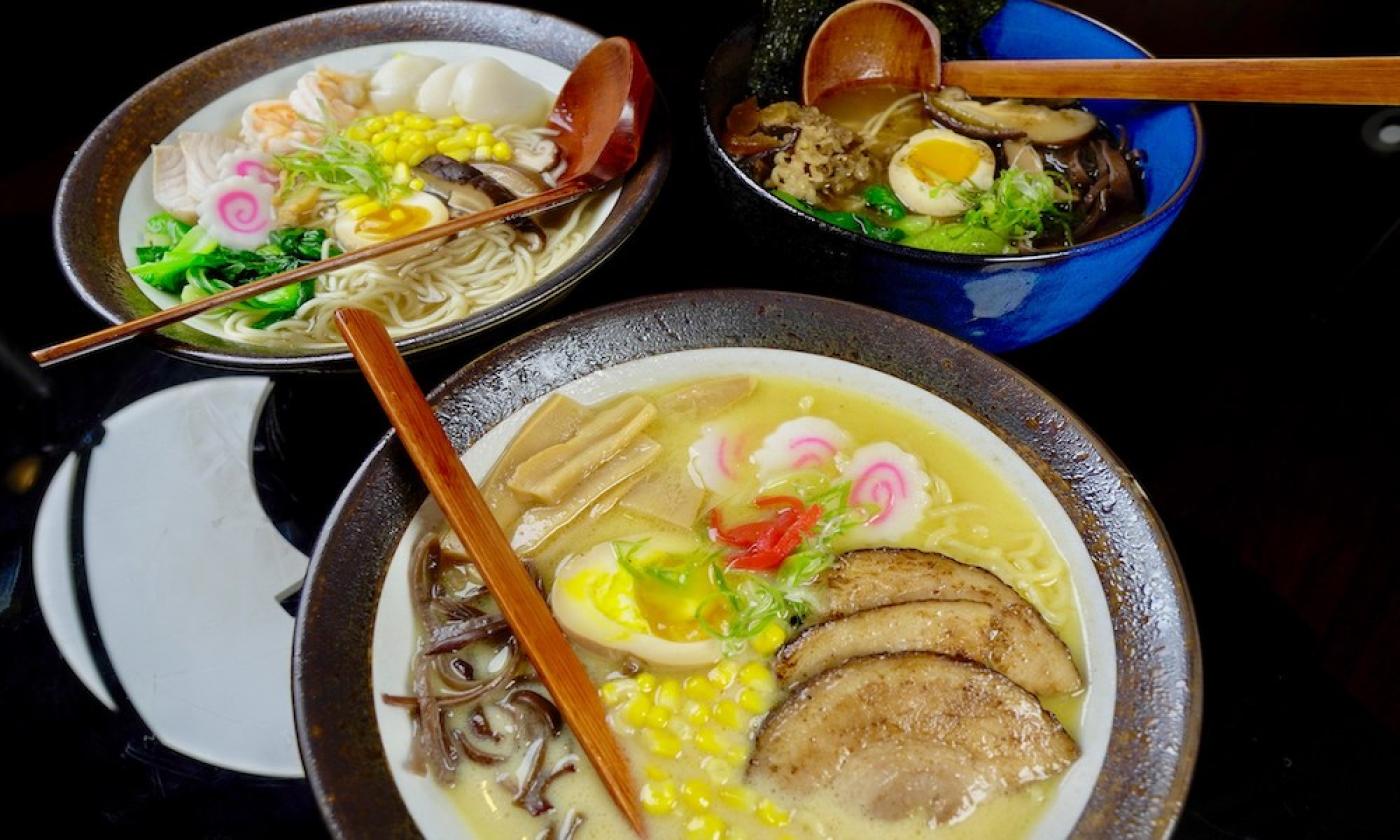 Various types of ramen bowls 