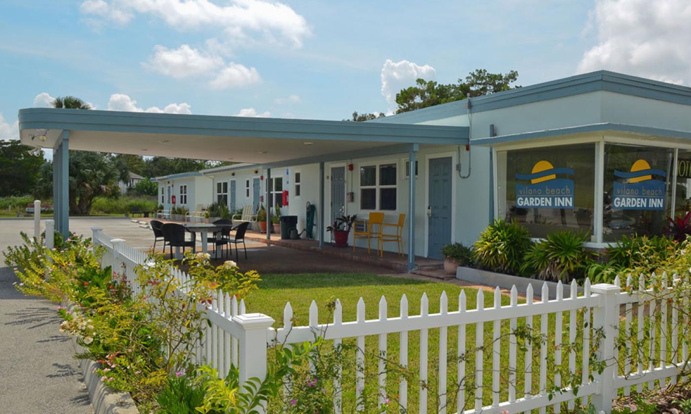 The Vilano Beach Garden Inn is a charming retro-style motel just five minutes from downtown St. Augustine.