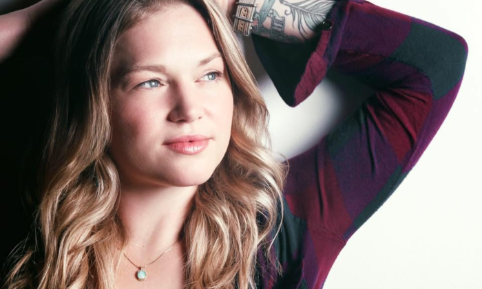 Crystal Bowersox smiles and poses for the camera. 