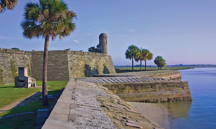 The Castillo de San Marcos looking north, with the Matanzas Bay to the right and the sea wall stretching through the foreground.