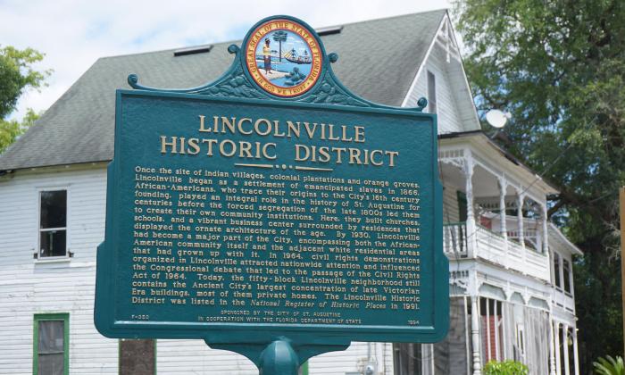 The historical marker for the Lincolnville Historic District.