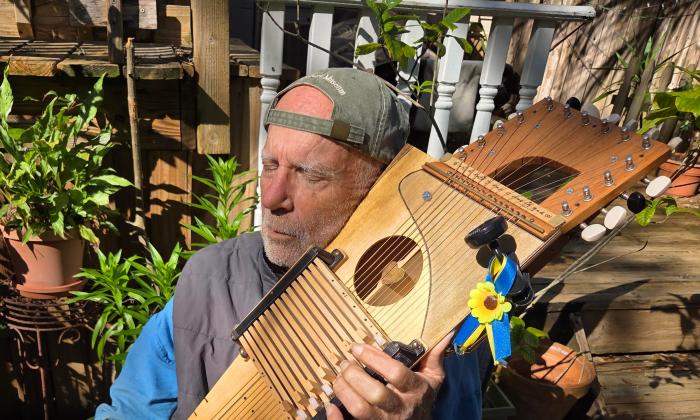 Frog Bozung with his Nightingale Auto Harp