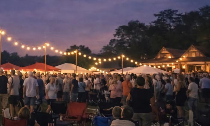 A night market with a big crowd in place