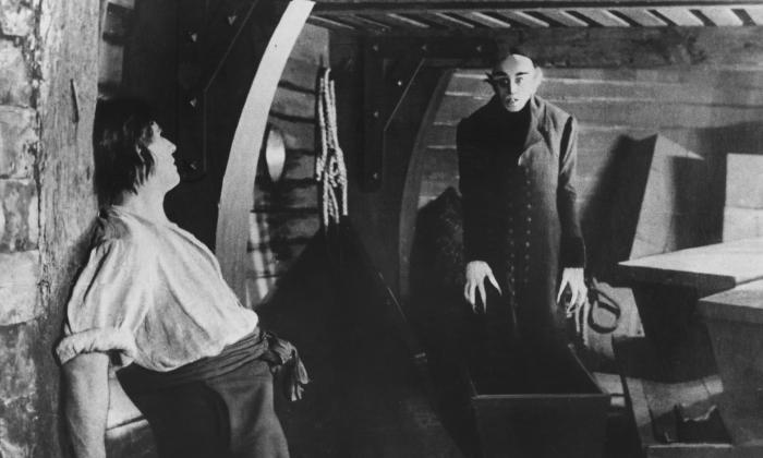 A scene from "Nosferatu" featuring the vampire and Ellen