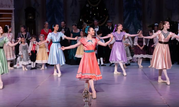 Clara and other ballerinas dancing in the "Nutcracker"