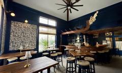 Pape's Bar inside the restaurant