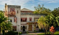 The Villa Zoradya Museum against a blue sky