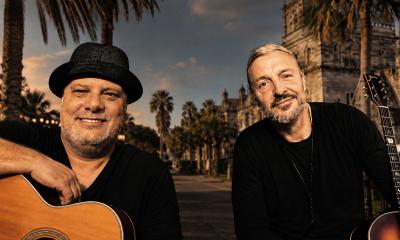 Duo Chuck & Eliot in old town St. Augustine, with guitars