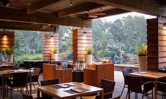 Alice & Pete's Pub Outdoor Patio in the Sawgrass Marriott. 