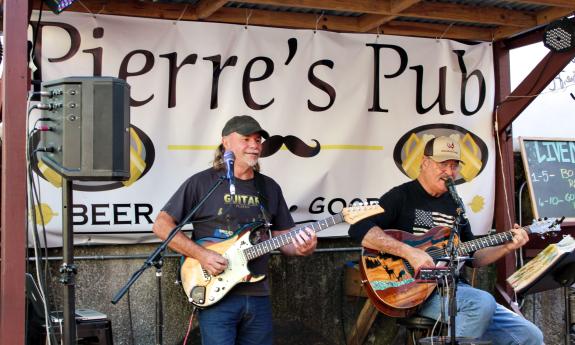 Musician duo playing at Pierre's Pub in downtown St. Augustine