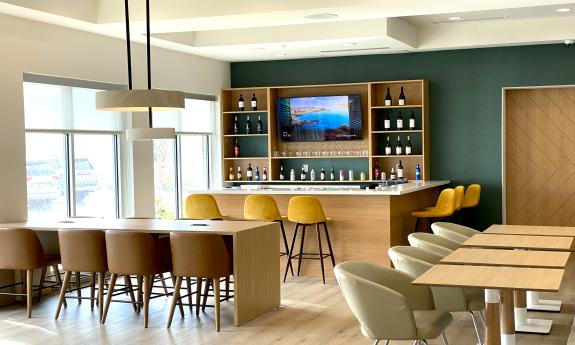 the Comfort Suites bar