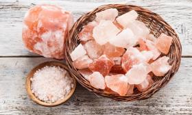 pink salt used in the salt spa