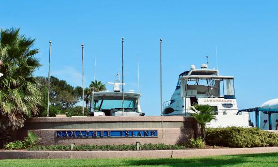 Camachee Island sign near Camachee Cove Yacht Harbor