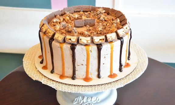 A Snicker's ice cream cake