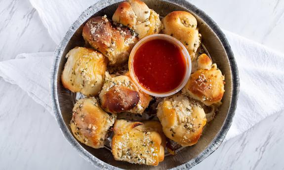 Garlic knots with marinara sauce