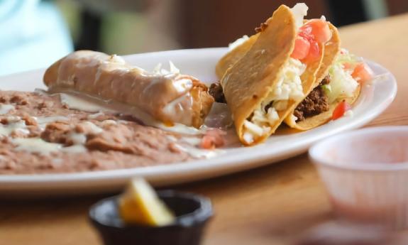 This combination plate has two tacos