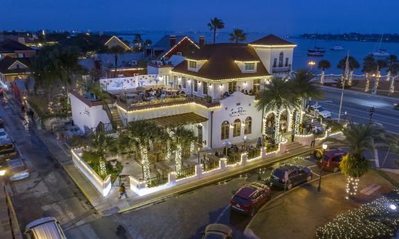 Casa Reina - Nights of Lights Exterior