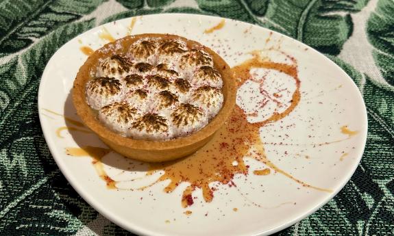 A prickly pear coconut meringue tart dish