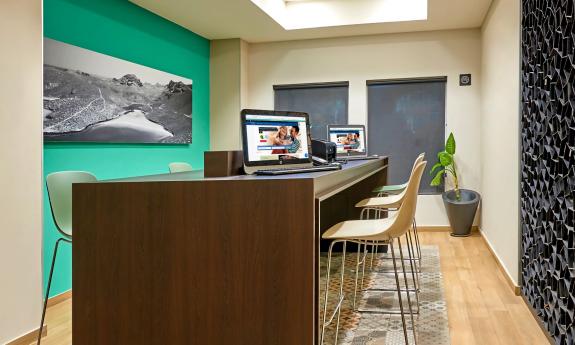 The business center room