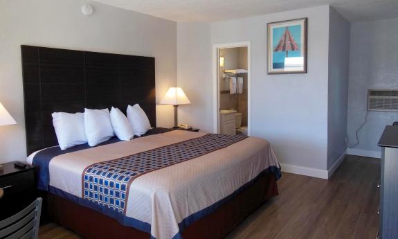 A king suite with modern amenities