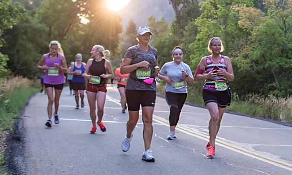 Women running on Anastasia Island during the Epic-Cure 5K