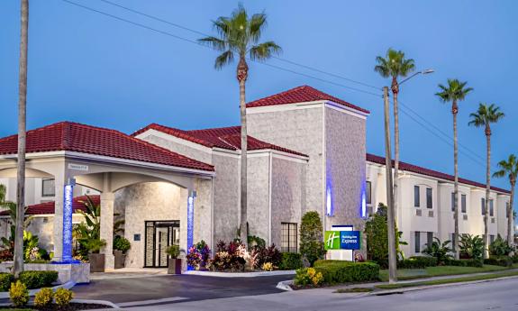The exterior of Holiday Inn St. Augustine Historic Downtown