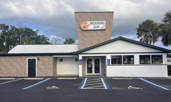 The exterior of Morning Jam Diner