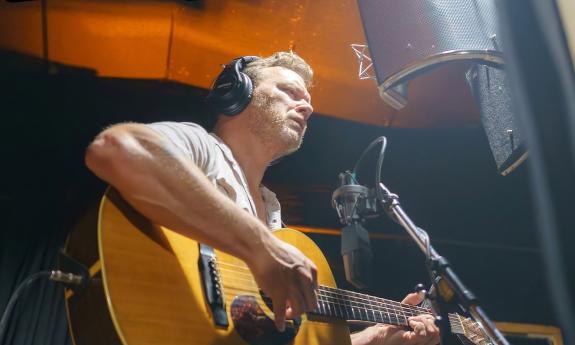 Patrick Hagerman in the Retrophonics studio, recording his original album