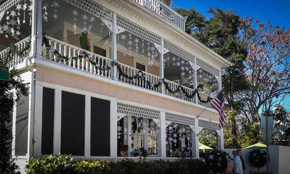 St. Augustine's Kenwood Inn dressed up for Christmas. 