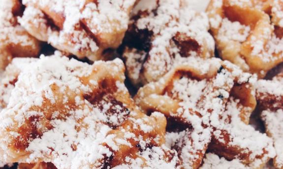 Powedered sugar on waffles at Cousteau's in St. Augustine.