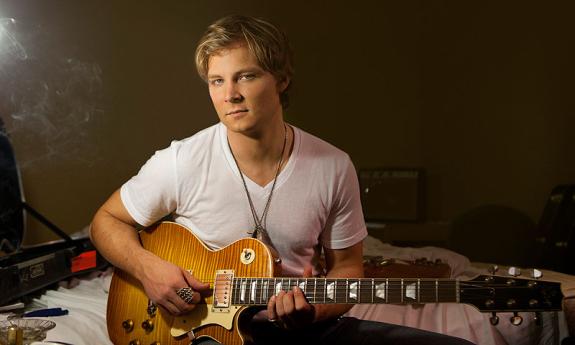 Frankie Ballard will open for Dierks Bentley.