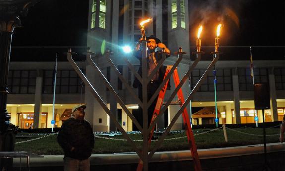 Giant Menorah Lighting 2018