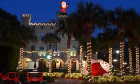 Ripley’s Red Trains Nights of Lights Tours