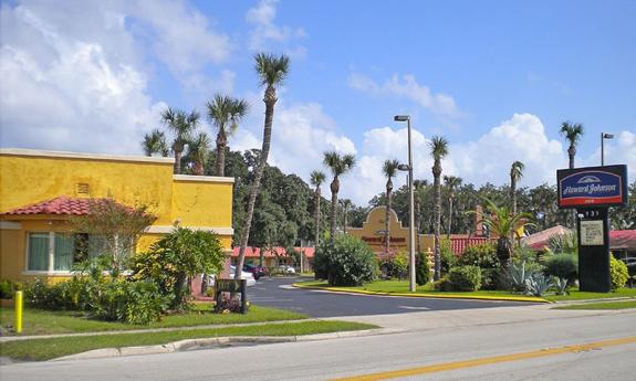 Howard Johnson Inn - CLOSED