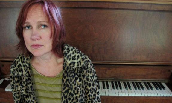 Singer/songwriter Iris DeMent.